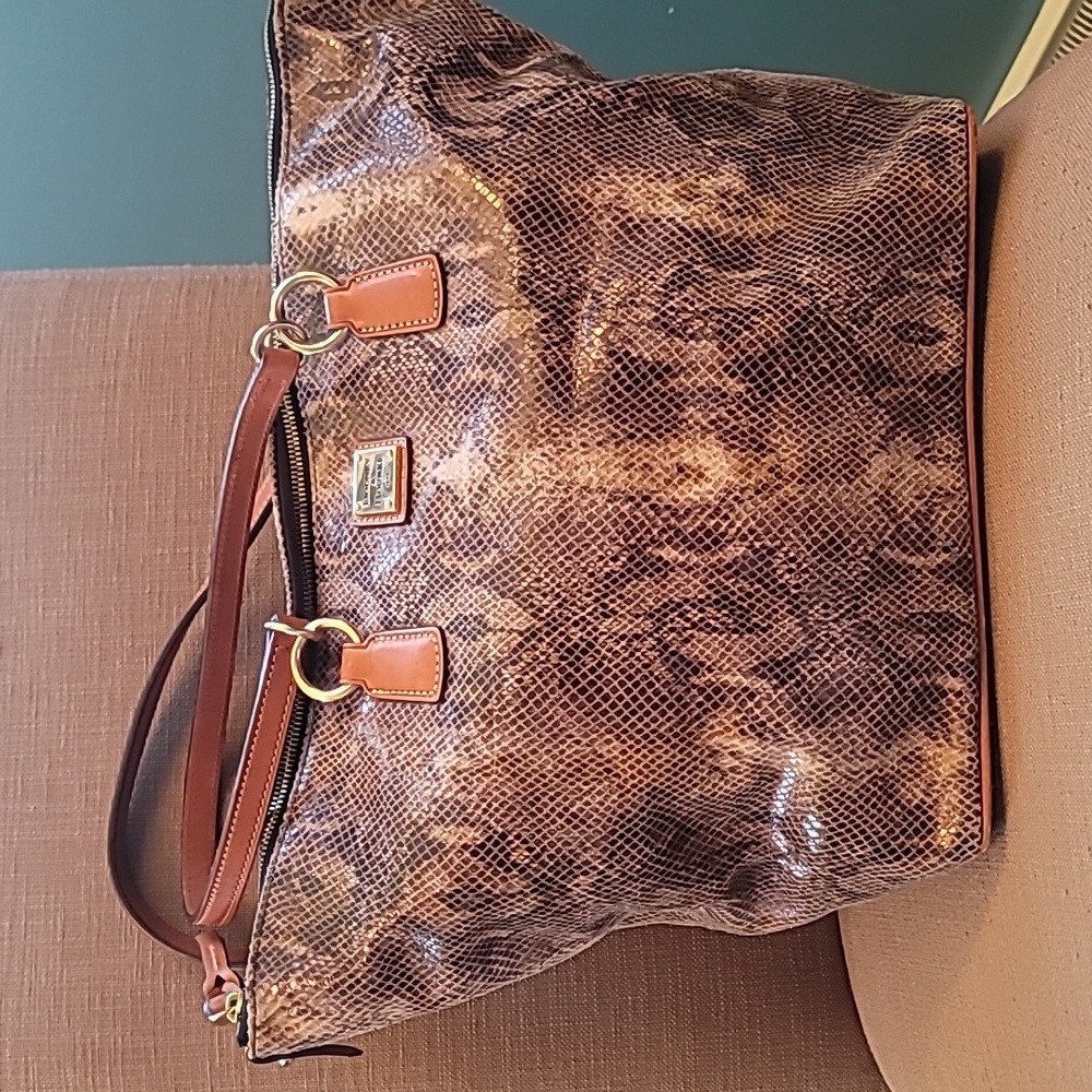 Dooney & Bourke Tote